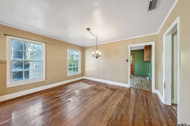 2622 Oak Ln, Tyler, TX 75701