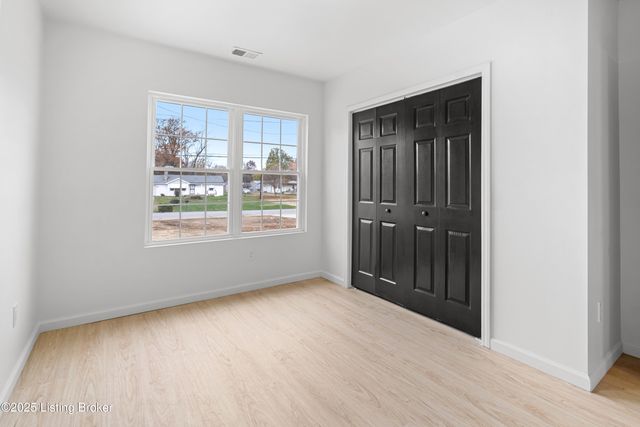 6715 Memory Ln, Louisville, KY 40258