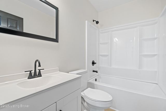 6715 Memory Ln, Louisville, KY 40258