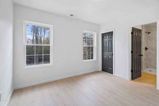 6715 Memory Ln, Louisville, KY 40258