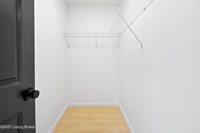 6715 Memory Ln, Louisville, KY 40258