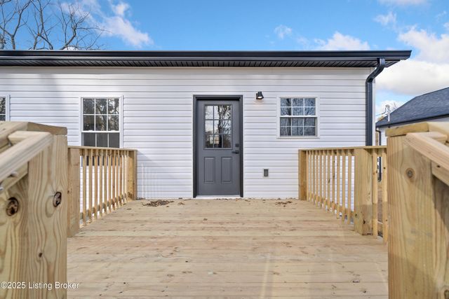 6715 Memory Ln, Louisville, KY 40258