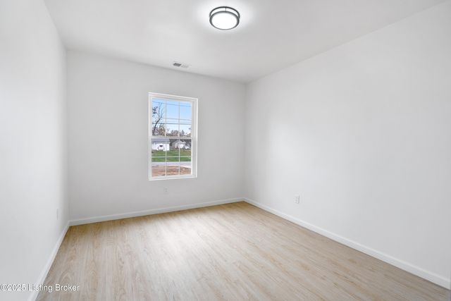 6715 Memory Ln, Louisville, KY 40258