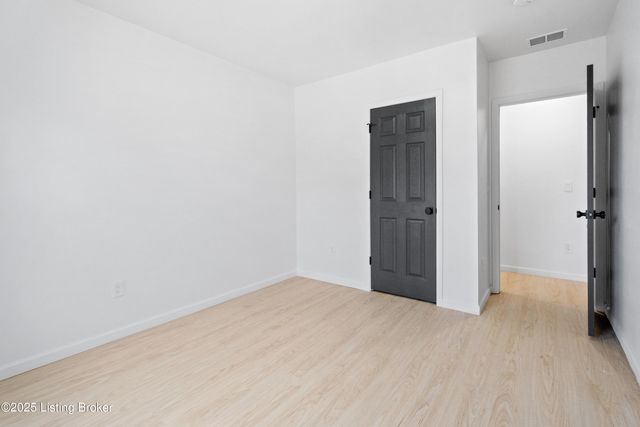 6715 Memory Ln, Louisville, KY 40258