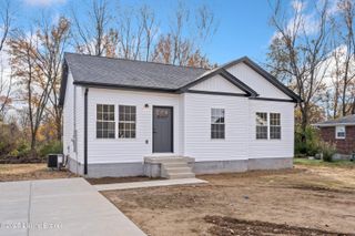 6715 Memory Ln, Louisville, KY 40258