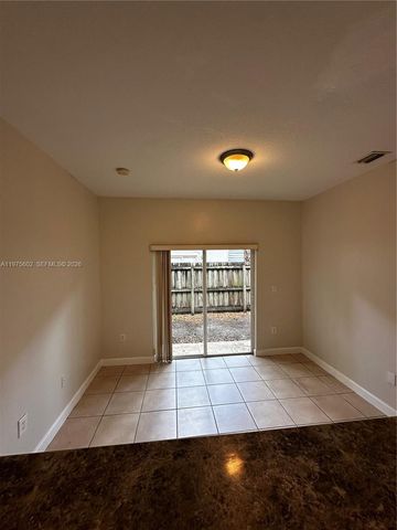 1661 SE 28th St 101, Homestead, FL 33035