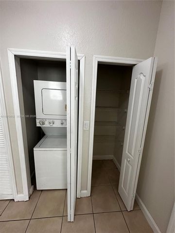 1661 SE 28th St 101, Homestead, FL 33035