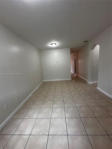 1661 SE 28th St 101, Homestead, FL 33035