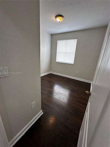 1661 SE 28th St 101, Homestead, FL 33035