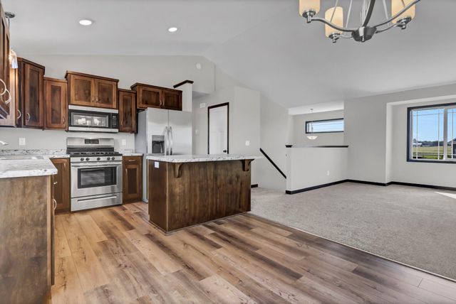 452 30th Avenue SE, Saint Cloud, MN 56304