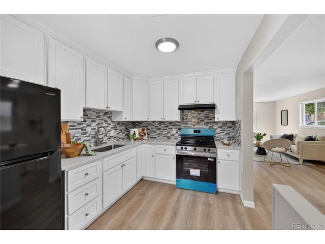 1160 Vaughn St, Aurora, CO 80011