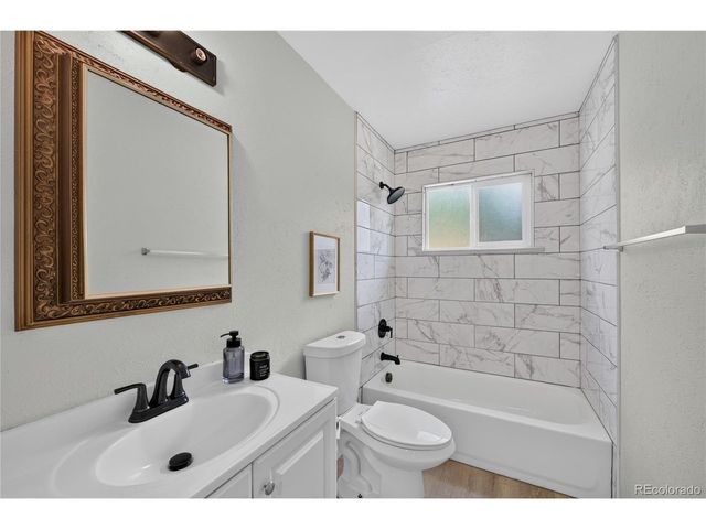 1160 Vaughn St, Aurora, CO 80011