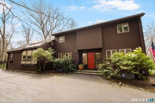 81 Deer Run Road, Woodbridge, CT 06525