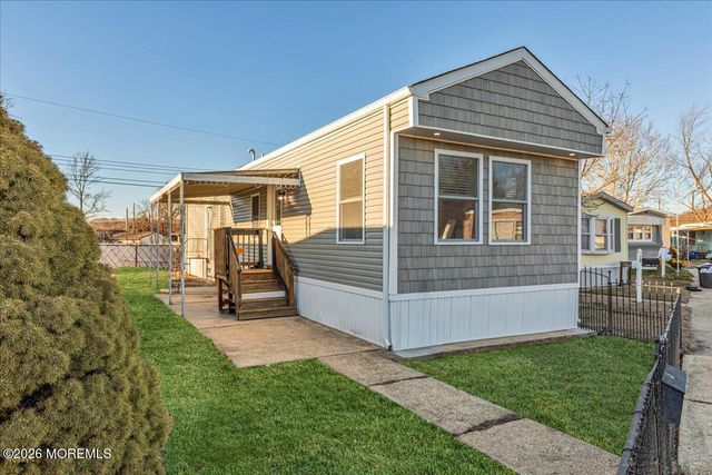 58 Locust Grove, Hazlet, NJ 07730