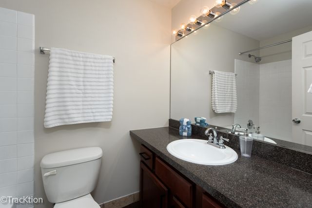 5950 Oakwood Drive 1H, Lisle, IL 60532