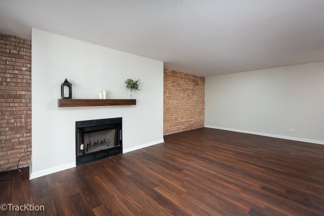 5950 Oakwood Drive 1H, Lisle, IL 60532