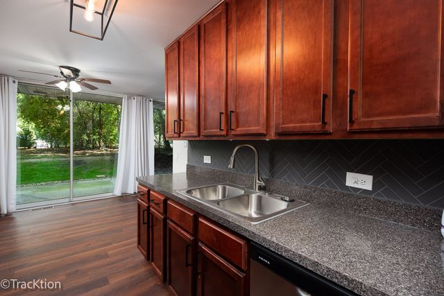 5950 Oakwood Drive 1H, Lisle, IL 60532