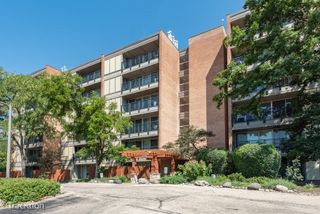 5950 Oakwood Drive 1H, Lisle, IL 60532