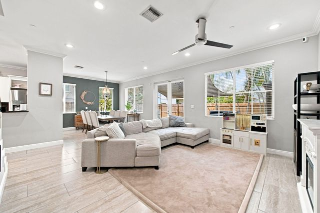 633 NE 11TH Avenue, Fort Lauderdale, FL 33304