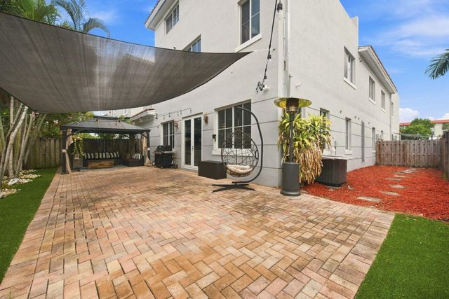 633 NE 11TH Avenue, Fort Lauderdale, FL 33304