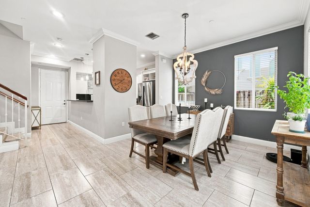 633 NE 11TH Avenue, Fort Lauderdale, FL 33304