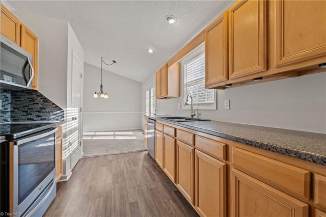 3016 Karlingdale Drive, Greensboro, NC 27455