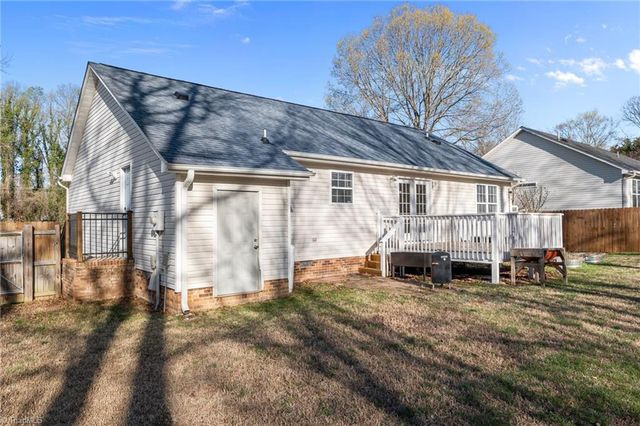 3016 Karlingdale Drive, Greensboro, NC 27455