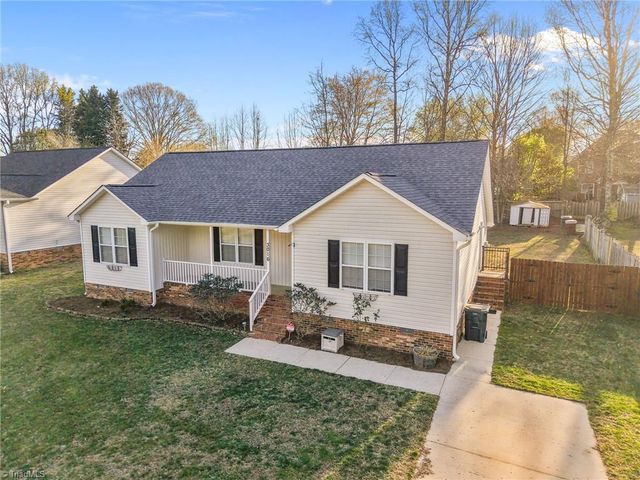 3016 Karlingdale Drive, Greensboro, NC 27455
