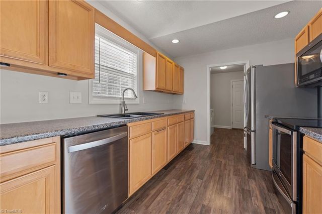 3016 Karlingdale Drive, Greensboro, NC 27455