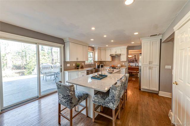 107A Scraggy Hill Road, Port Jefferson, NY 11777