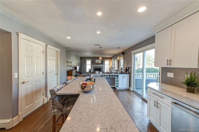 107A Scraggy Hill Road, Port Jefferson, NY 11777