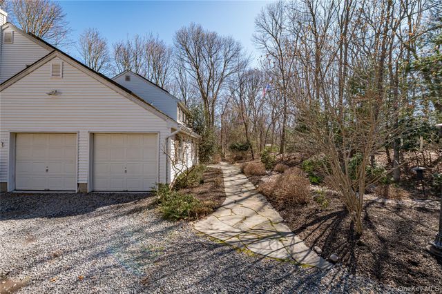 107A Scraggy Hill Road, Port Jefferson, NY 11777