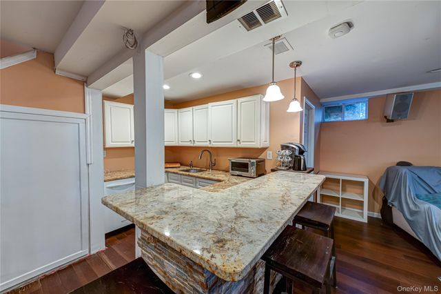 107A Scraggy Hill Road, Port Jefferson, NY 11777