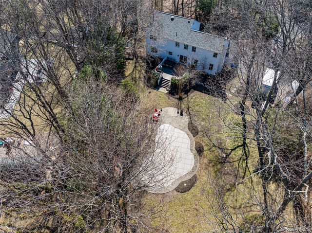 107A Scraggy Hill Road, Port Jefferson, NY 11777