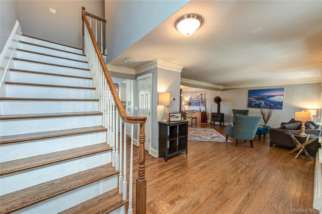 107A Scraggy Hill Road, Port Jefferson, NY 11777