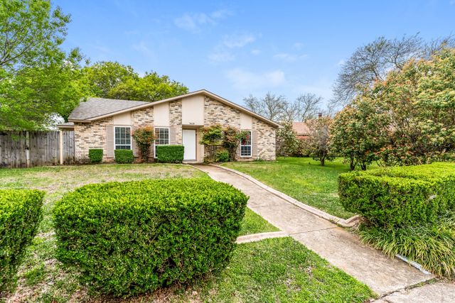 7418 Emory Oak Lane, Dallas, TX 75249