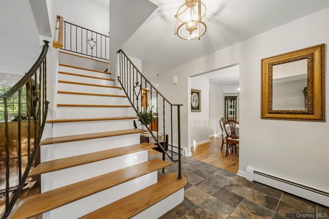 123 Pickerel Road, Monroe, NY 10950