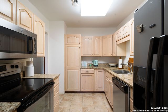 1 Towers Park Ln Apt 212, San Antonio, TX 78209