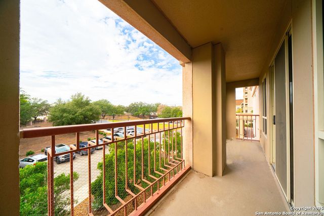 1 Towers Park Ln Apt 212, San Antonio, TX 78209