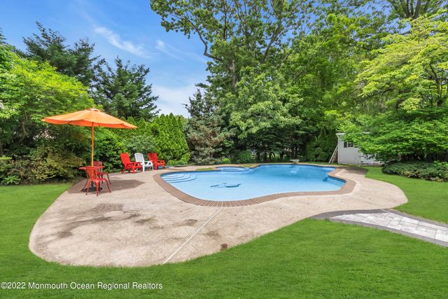 5 Mahoras Drive, Ocean Twp, NJ 07712