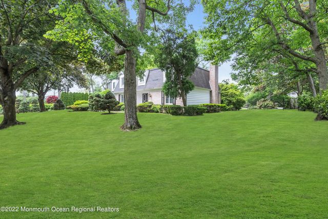 5 Mahoras Drive, Ocean Twp, NJ 07712