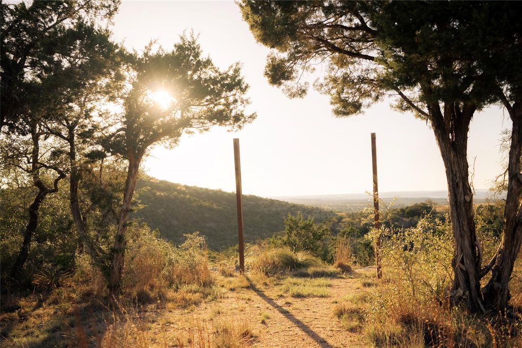 20801 Hamilton Pool RD, Austin, TX 78738