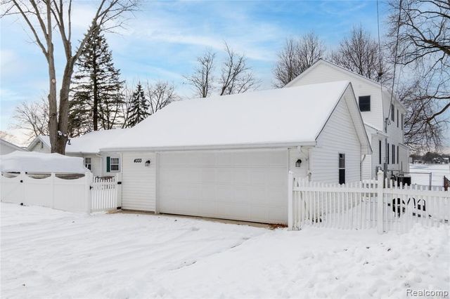 4333 Hunters Drive, Highland, MI 48356