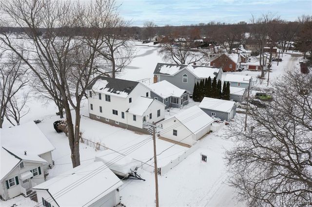 4333 Hunters Drive, Highland, MI 48356