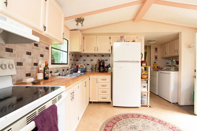 758 Houghton Bridge Road, St. Johnsbury, VT 05819