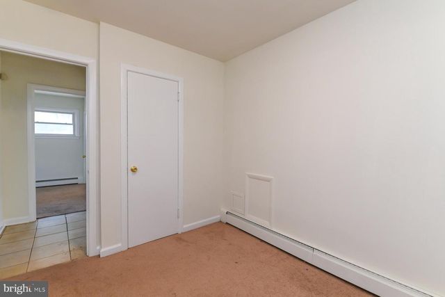 5 PAUL RD, Maple Shade, NJ 08052