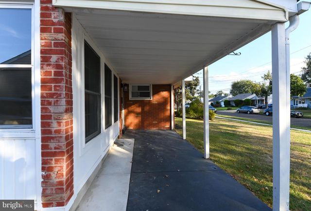 5 PAUL RD, Maple Shade, NJ 08052