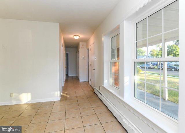 5 PAUL RD, Maple Shade, NJ 08052