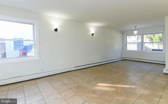 5 PAUL RD, Maple Shade, NJ 08052