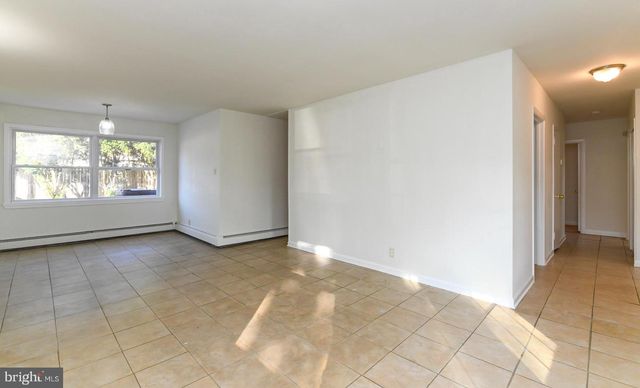 5 PAUL RD, Maple Shade, NJ 08052